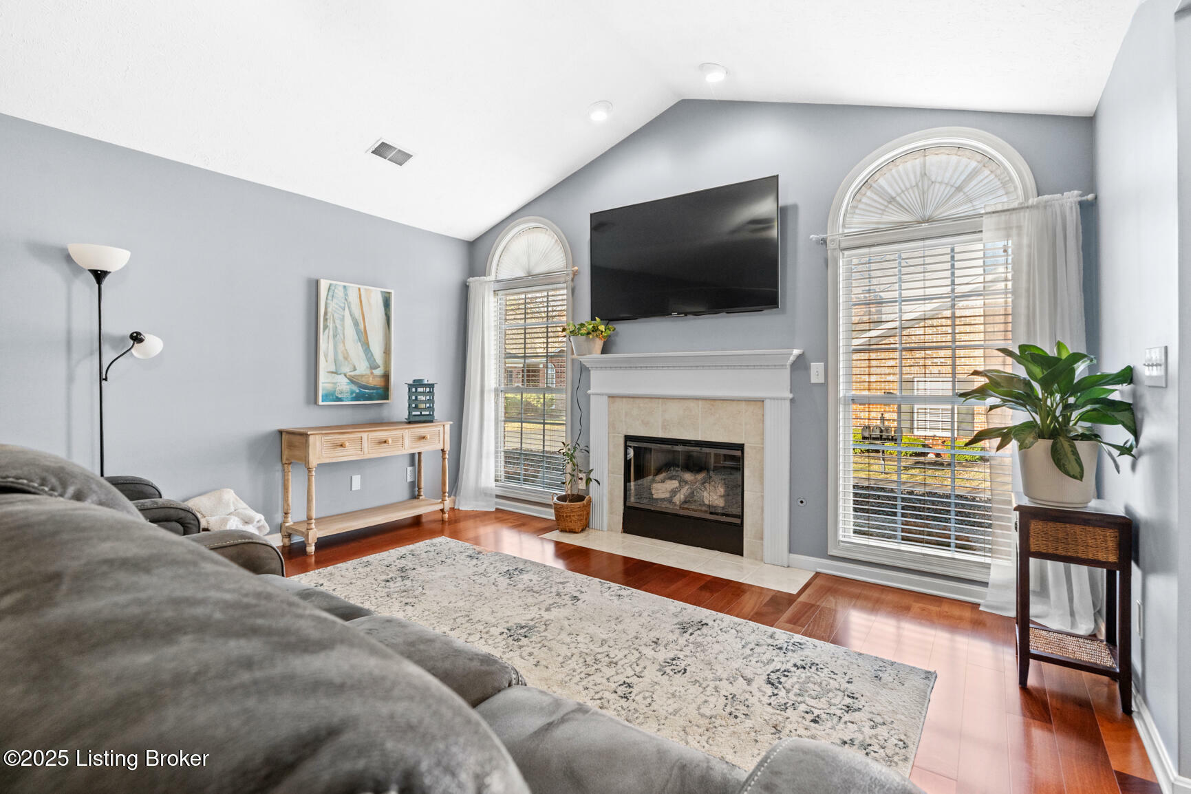 Property Photo: 4111 Berenger Field Dr KY 40299