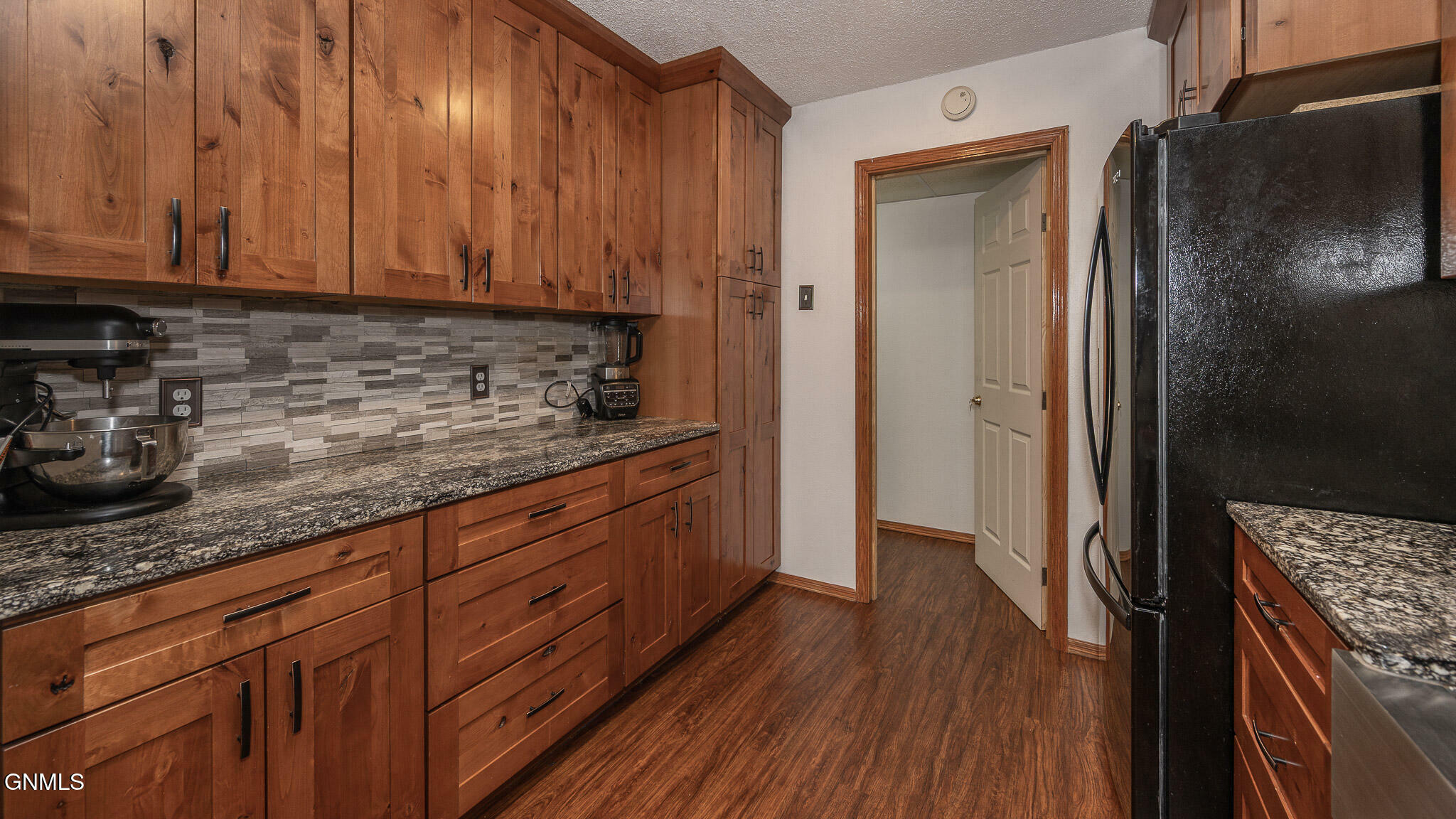 Property Photo:  502 Meadow Lane  ND 58504 