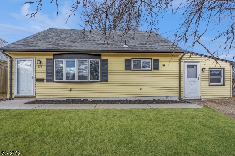 Property Photo: 25 Pinetree Dr NJ 08859