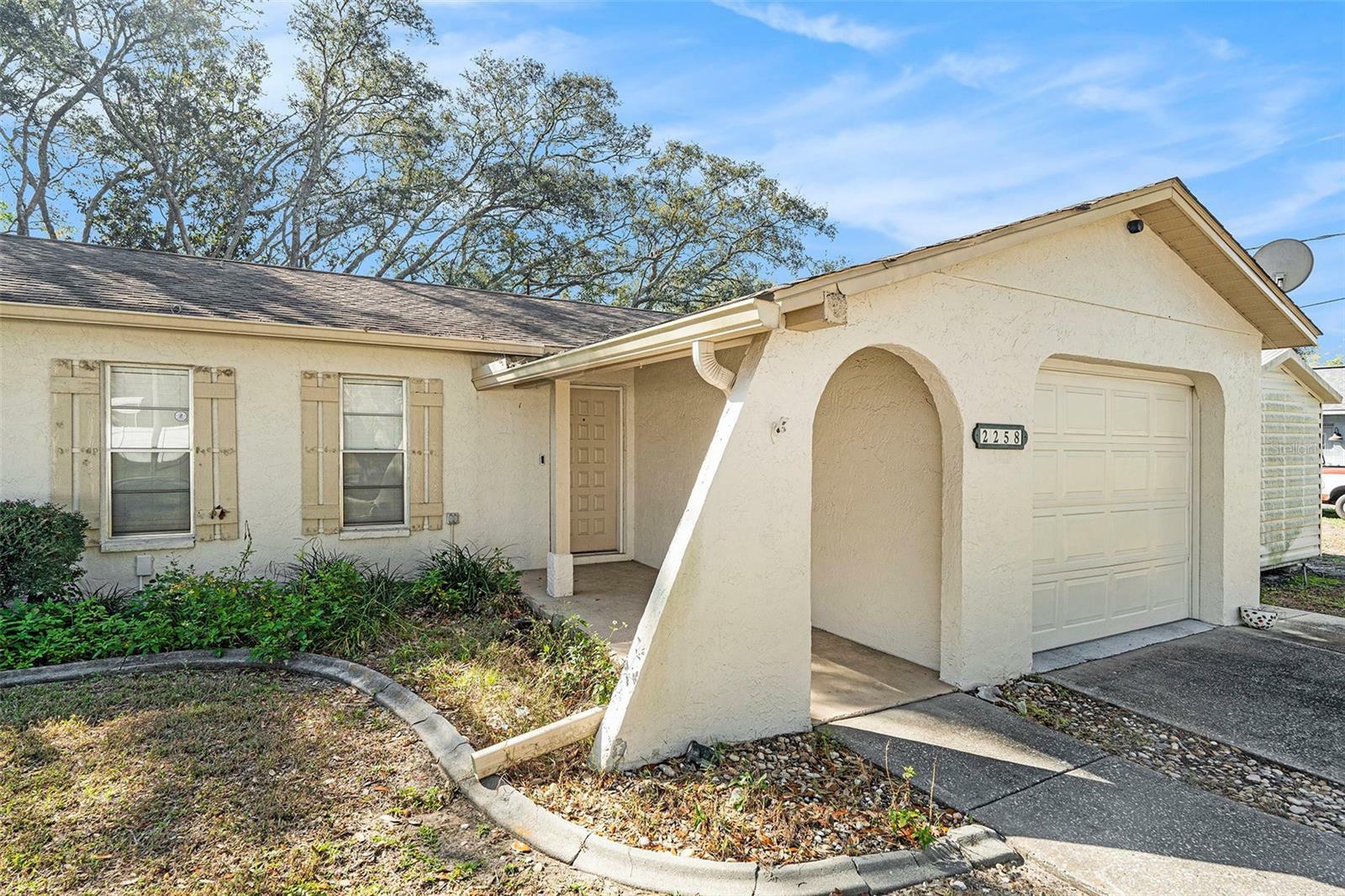 Property Photo:  2258 Waterfall Drive  FL 34608 