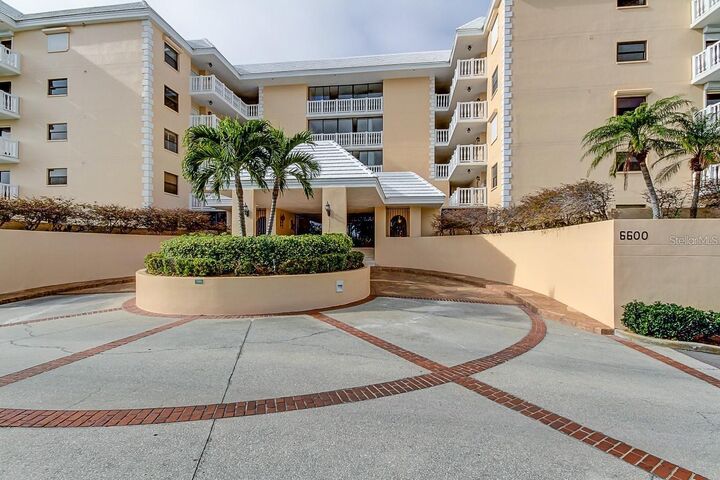 Property Photo:  6600 Sunset Way 112  FL 33706 