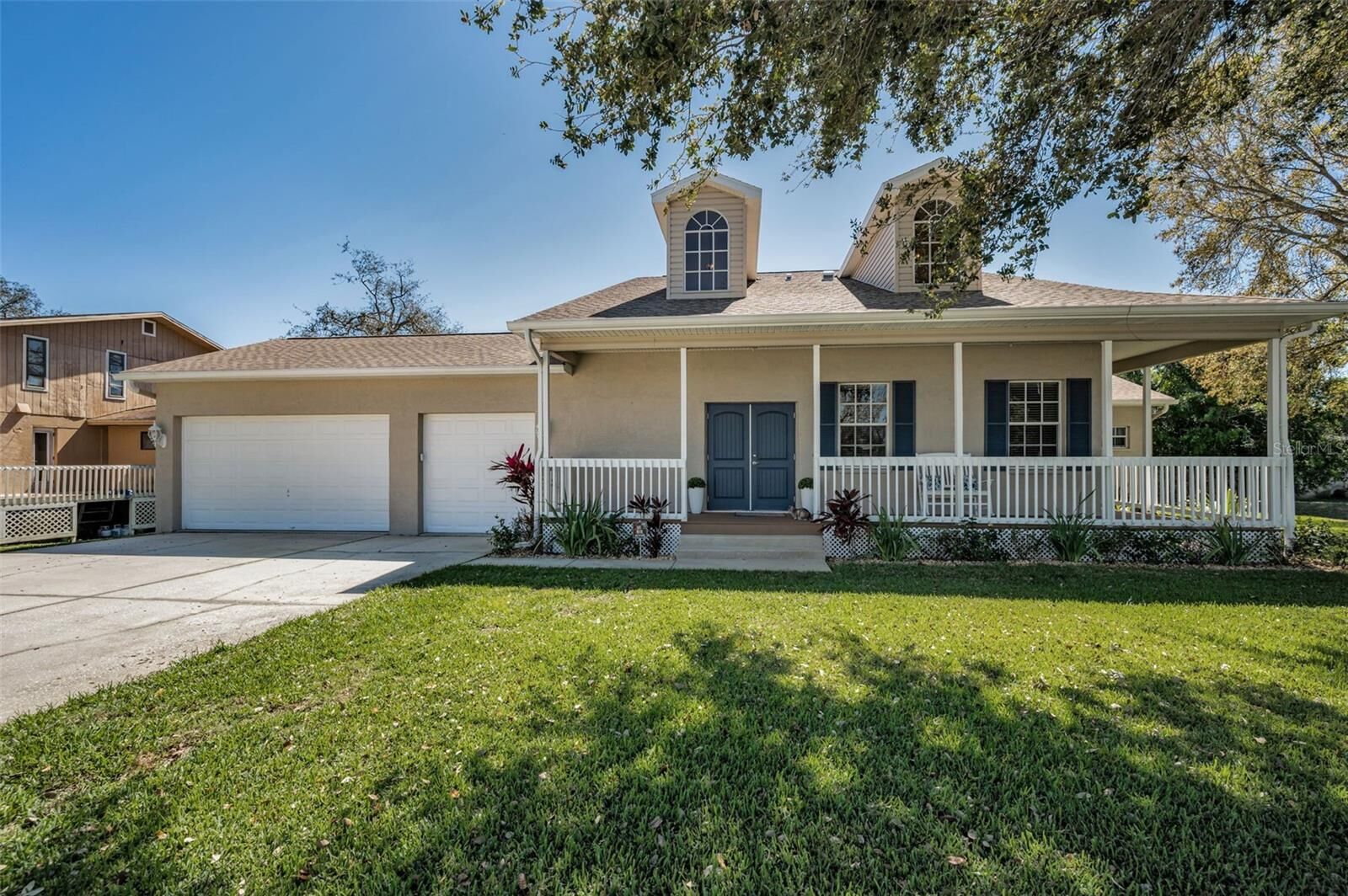 Property Photo:  1028 Rosetree Lane  FL 34689 