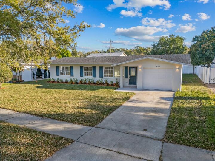 Property Photo: 2418 Whitehall Circle FL 32792