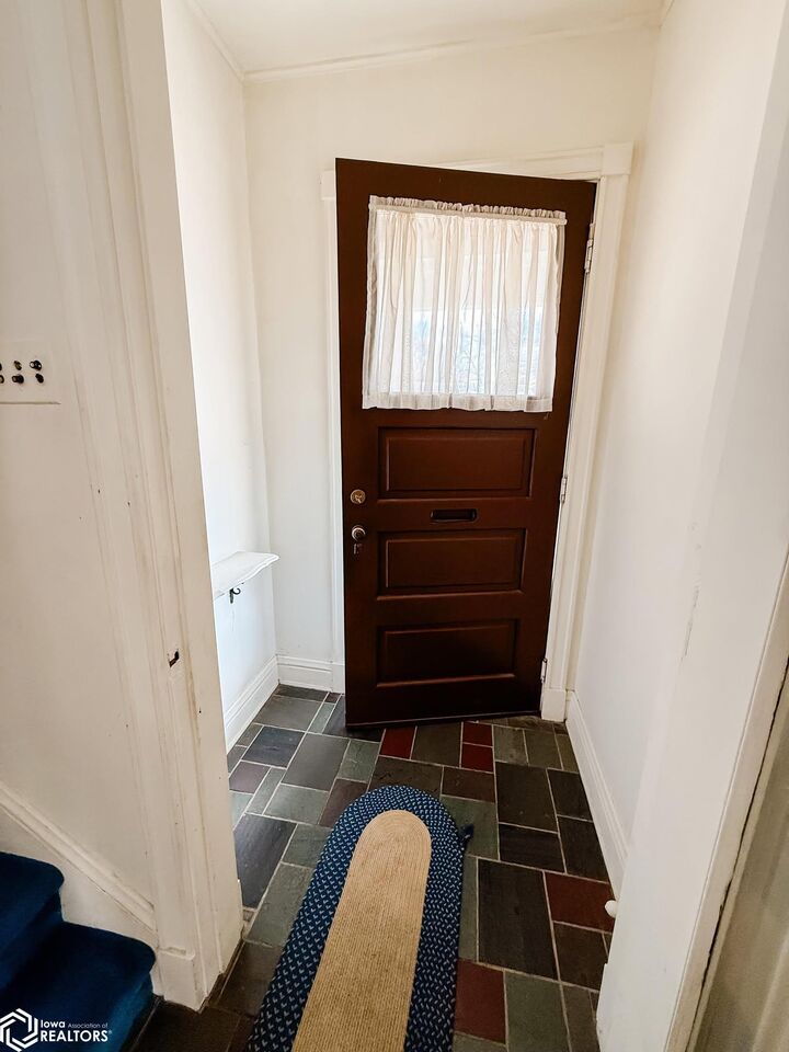 Property Photo: 415 S Garfield Avenue IA 52601