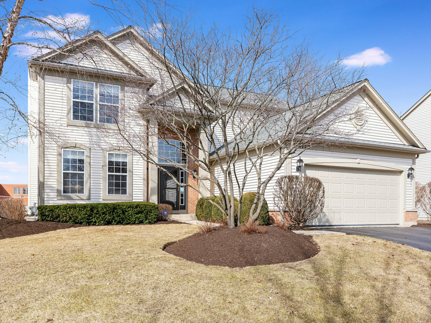 Property Photo:  1112 Glen Eagle Drive  IL 60502 