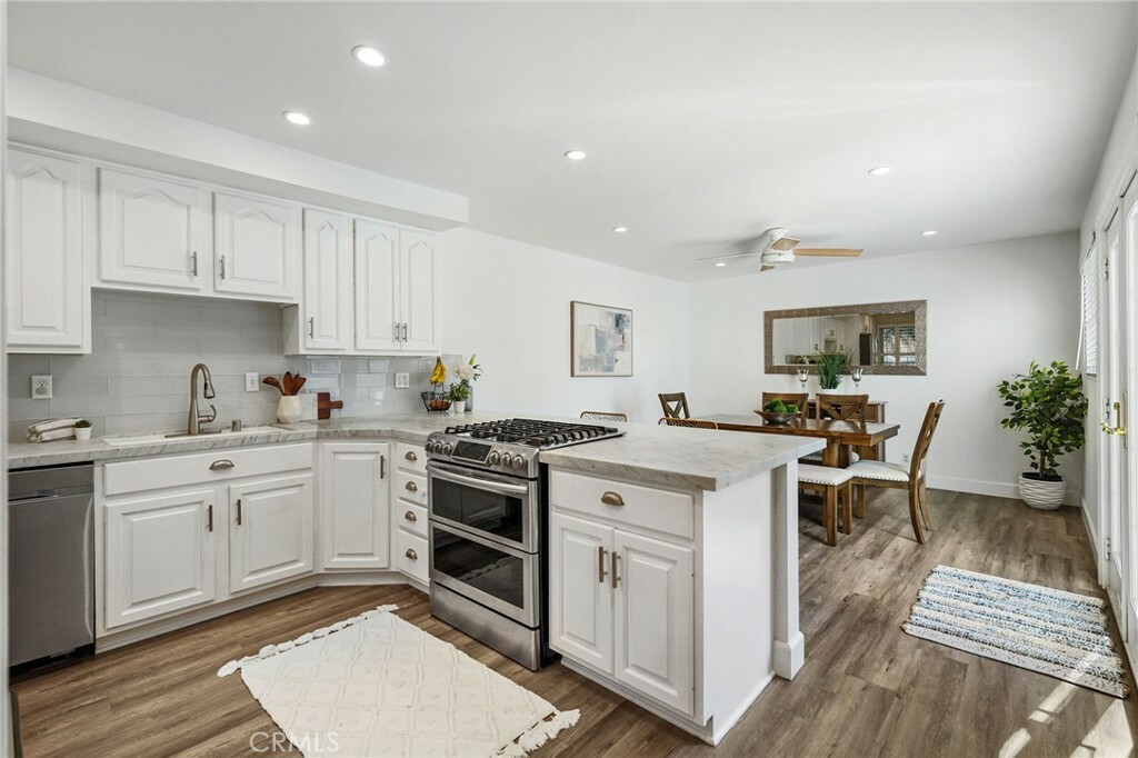 Property Photo: 2422 Lesparre Way CA 92627