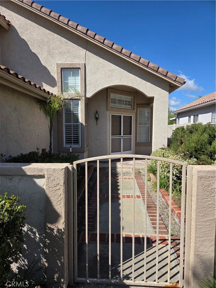 Property Photo: 40623 Via Jalapa CA 92562