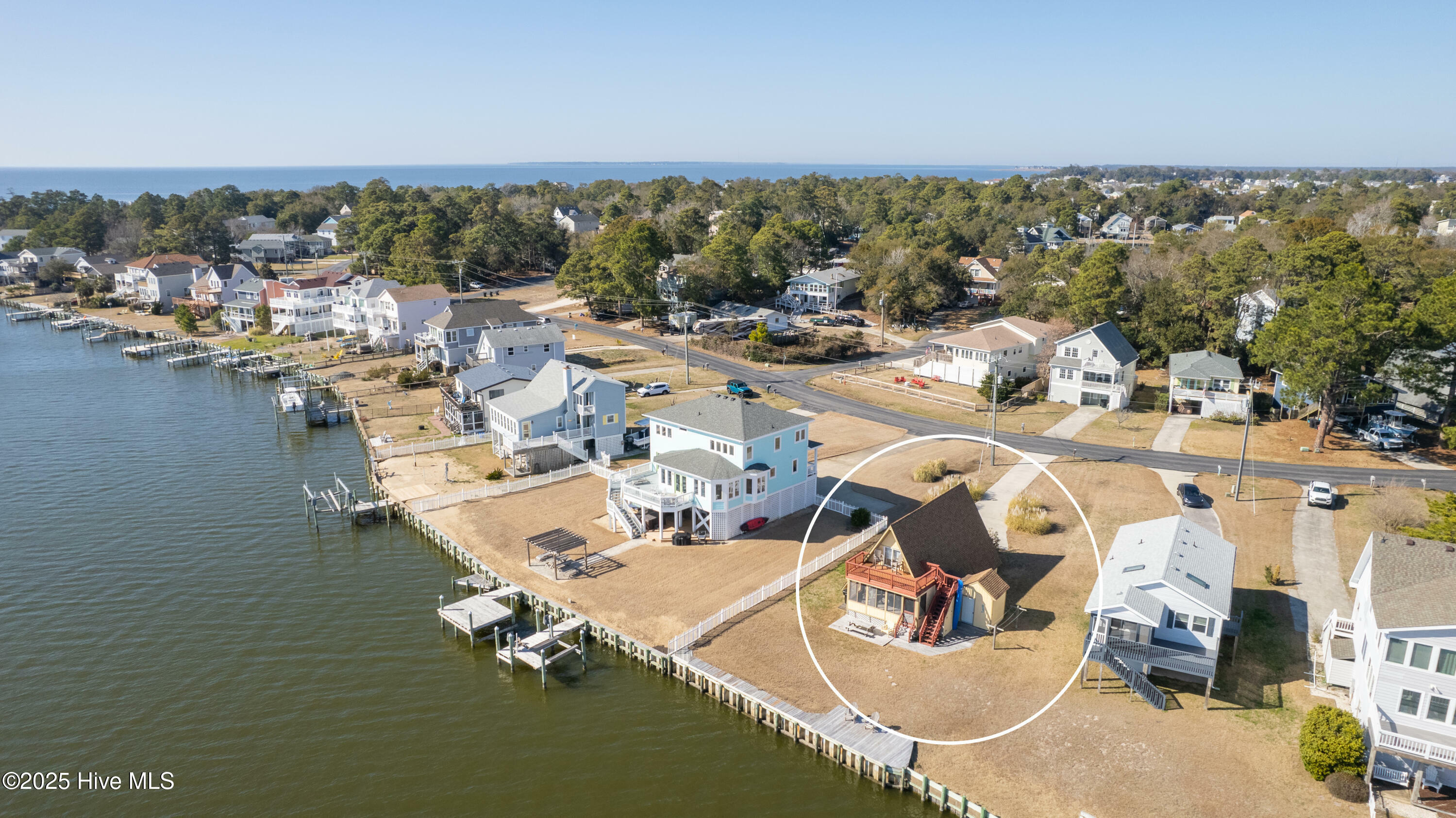 Property Photo:  709 Harbour View Drive  NC 27948 