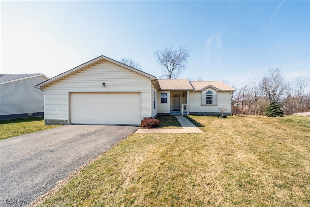 Property Photo:  1914 Fox Chase  OH 44515 