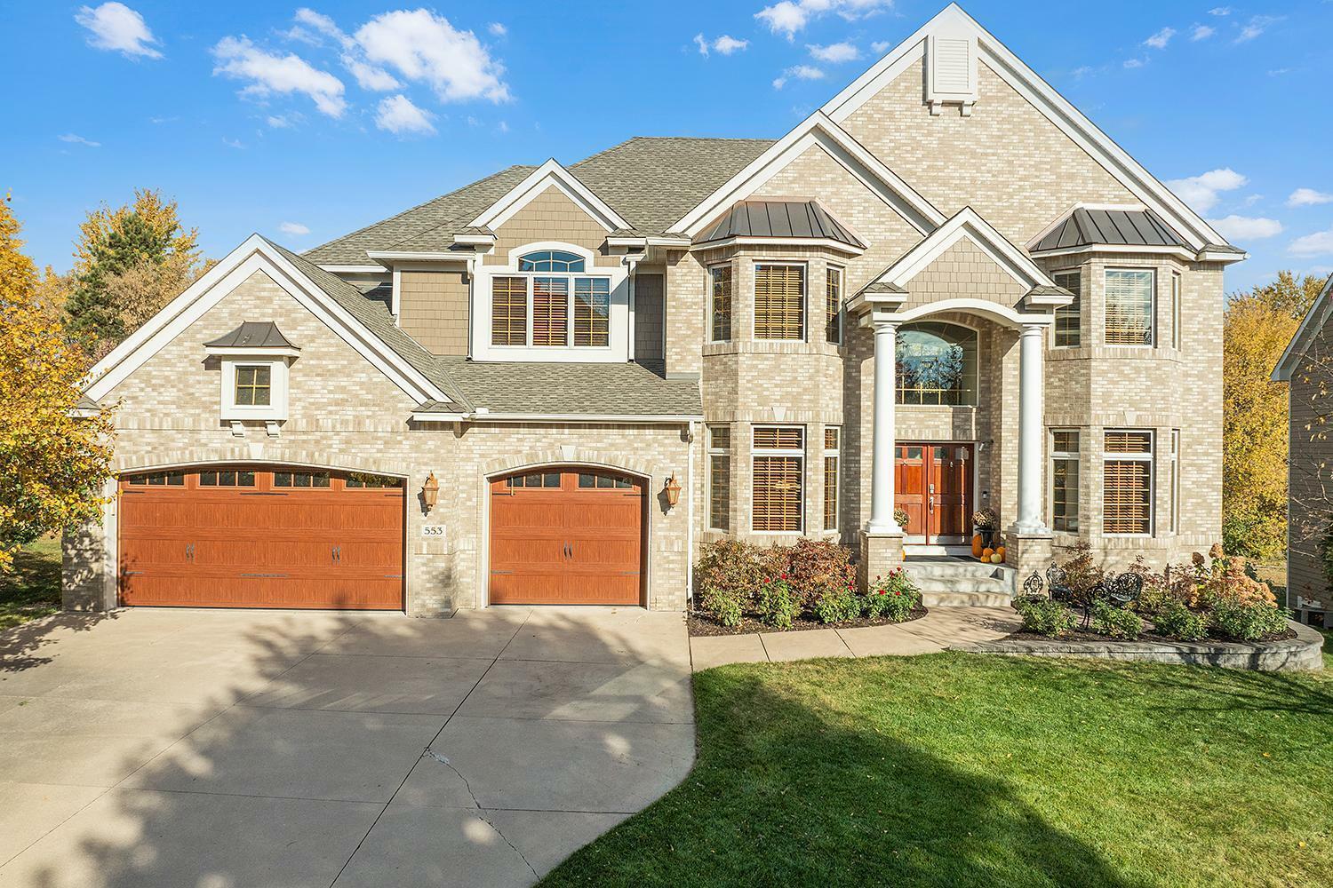 Property Photo:  553 Lake Ridge Court  MN 55126 