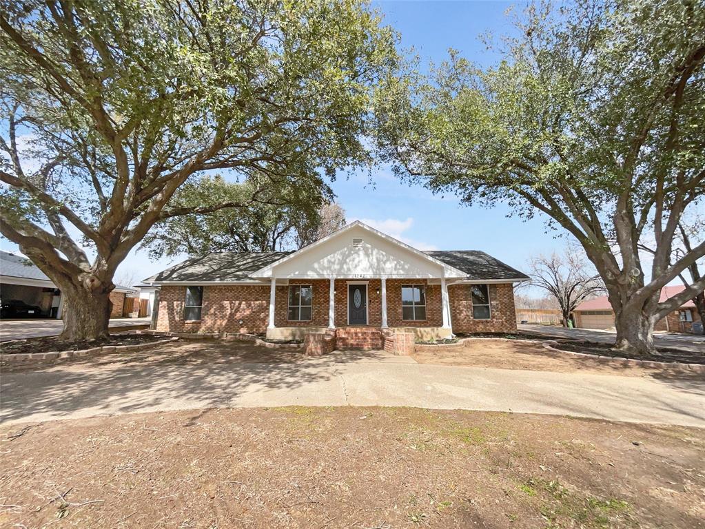 Property Photo: 1242 Laguna Vista Way TX 76051