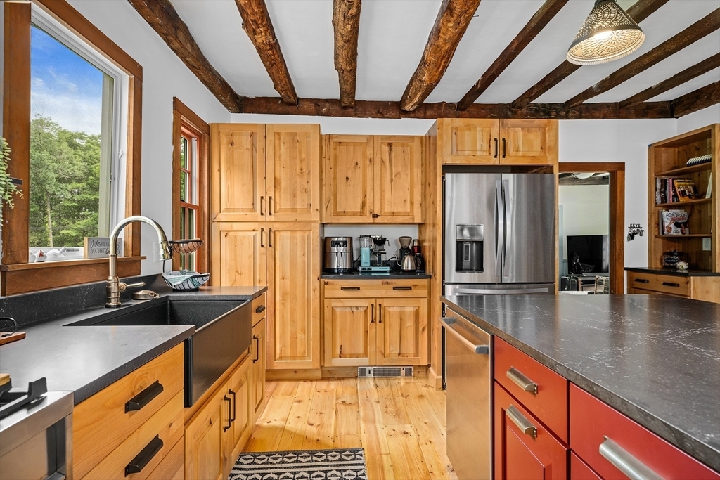 Property Photo: 396 Cross St MA 01505
