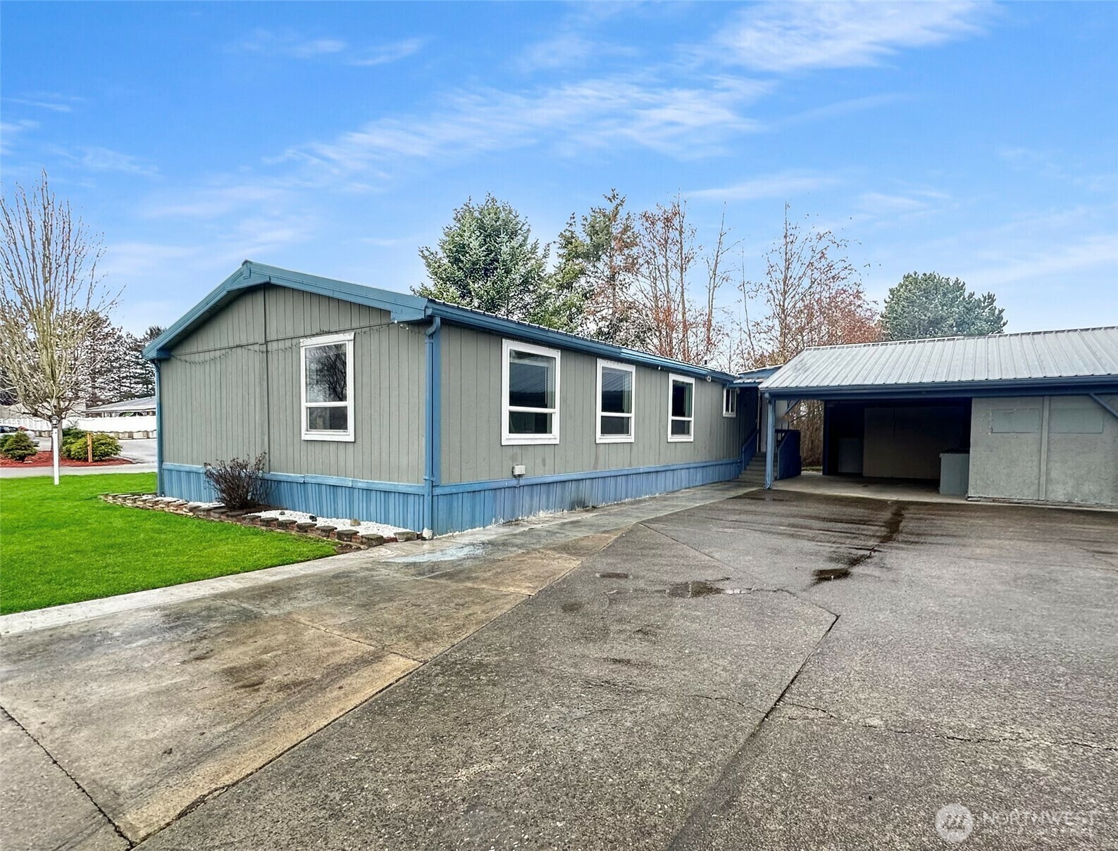 Property Photo: 1625 Main Street 1 WA 98248