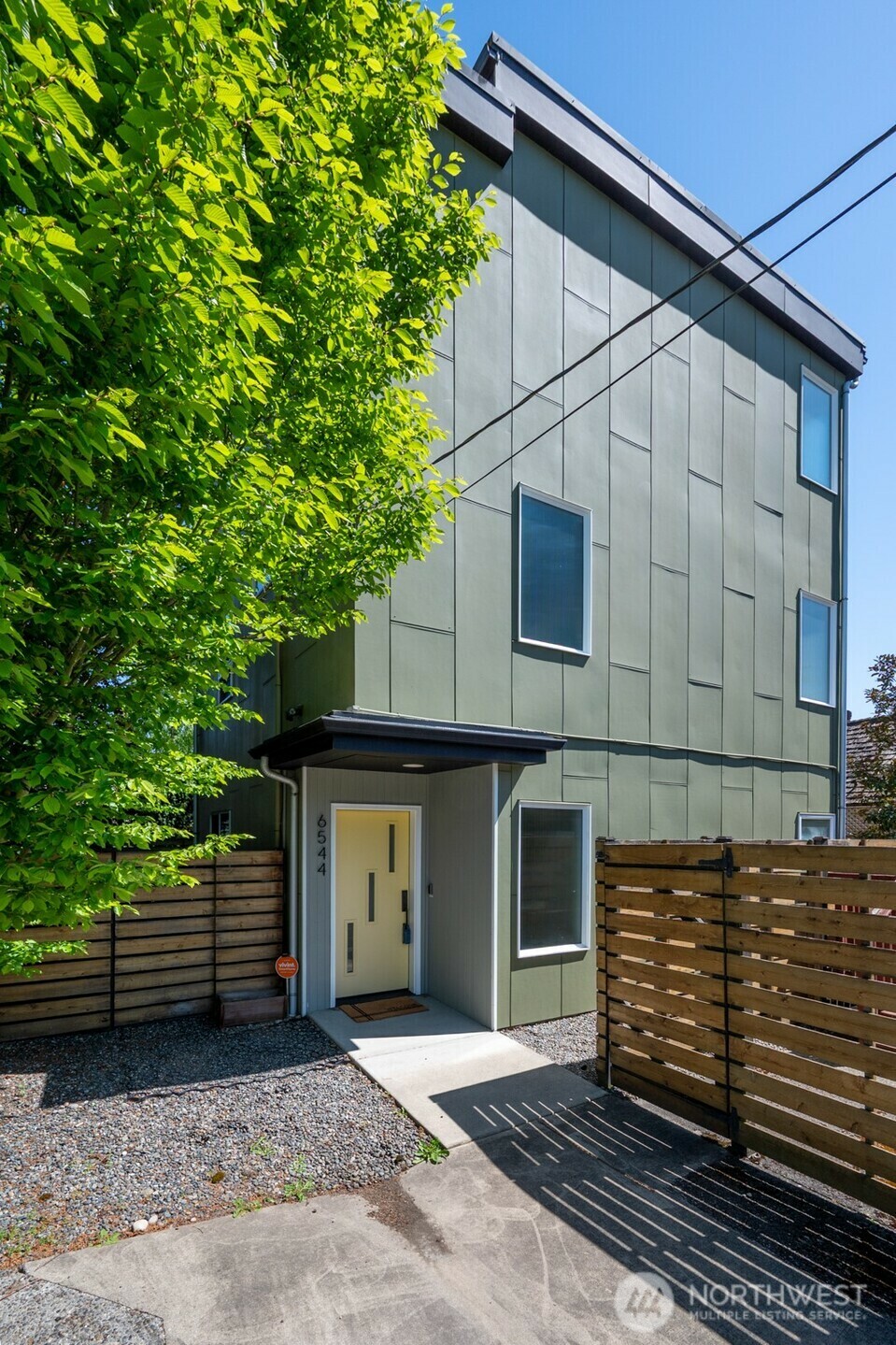 Property Photo: 6544 23rd Avenue NE WA 98115