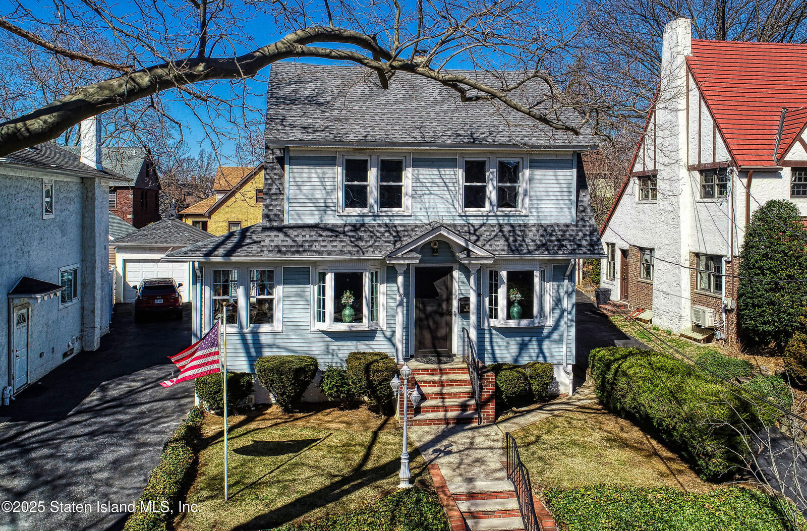 Property Photo:  97 Delafield Avenue  NY 10301 