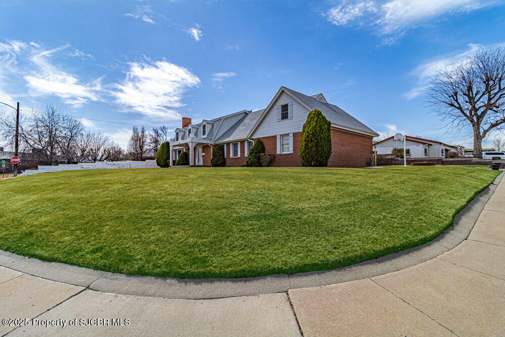 Property Photo:  1201 N Carlton Avenue  NM 87401 