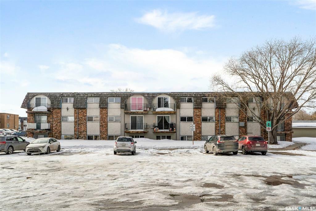 Photo de la propriété:  3809 Luther Place 11  SK S7H 4B1 