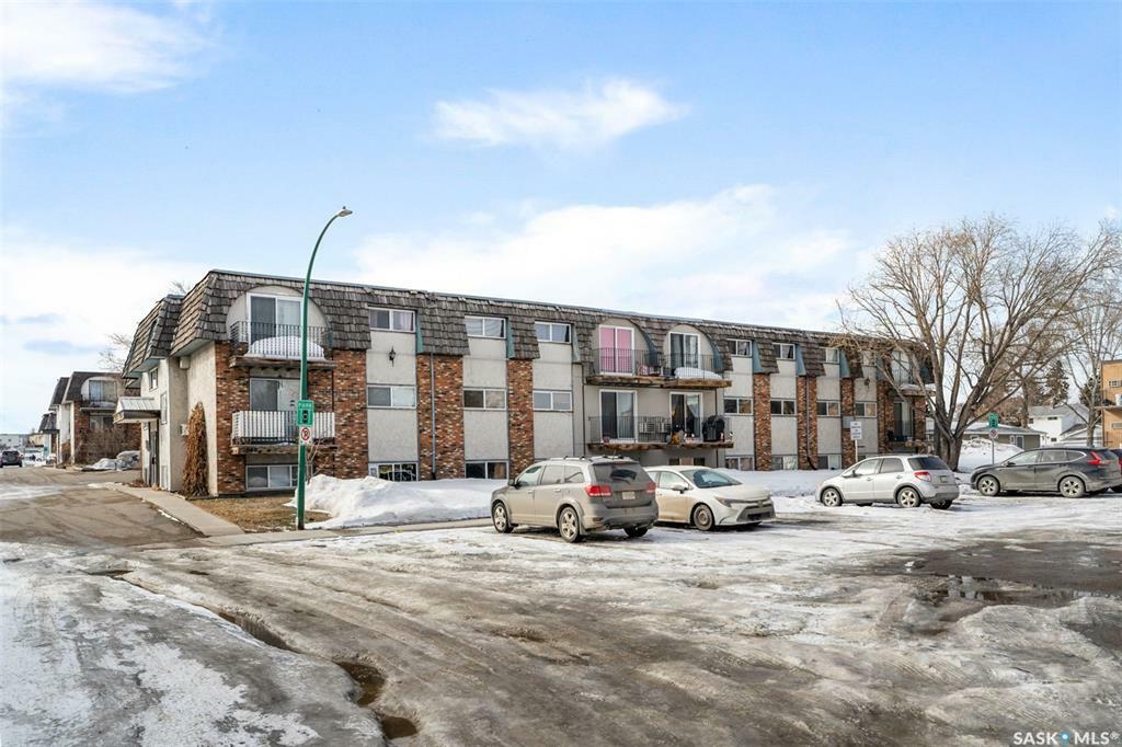 Property Photo: 3809 Luther Place 11 SK S7H 4B1