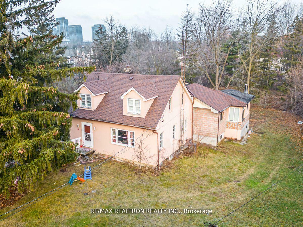 Photo de la propriété: 21 Yongeview Ave ON L4C 7A3