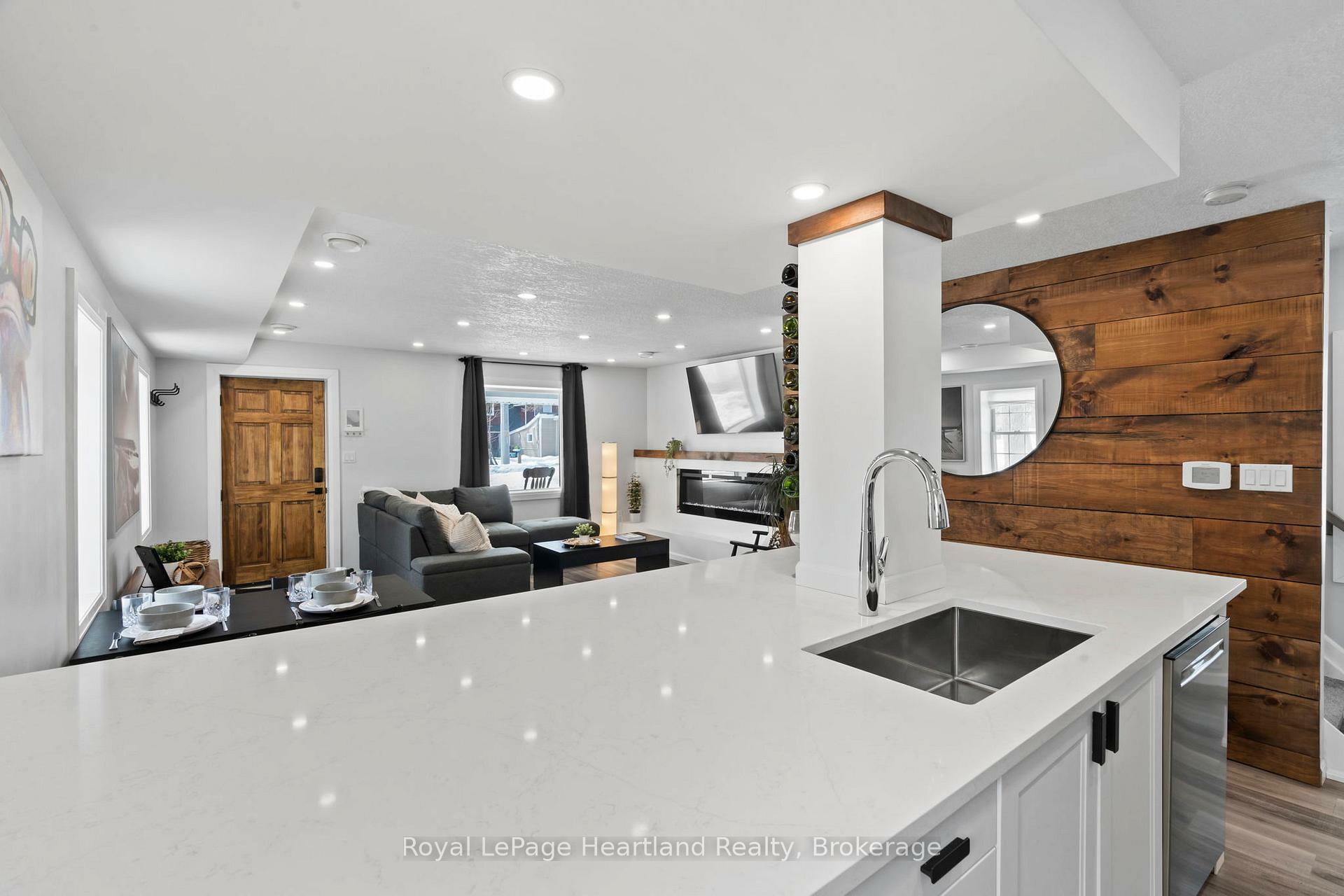 Property Photo:  415 Temple St  ON N0G 2P0 