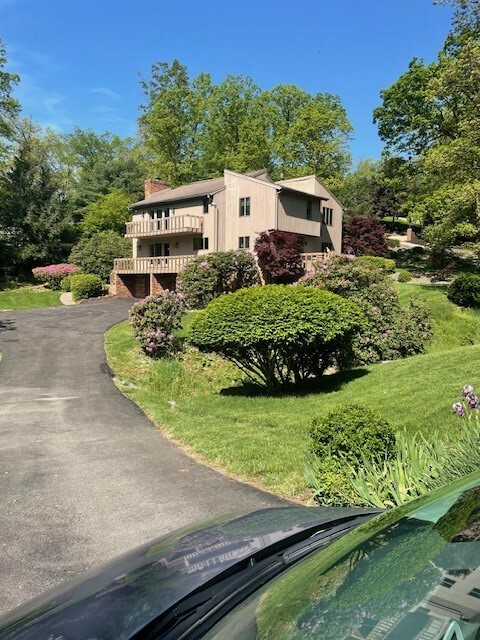 Property Photo: 168 Farmington Place PA 15601