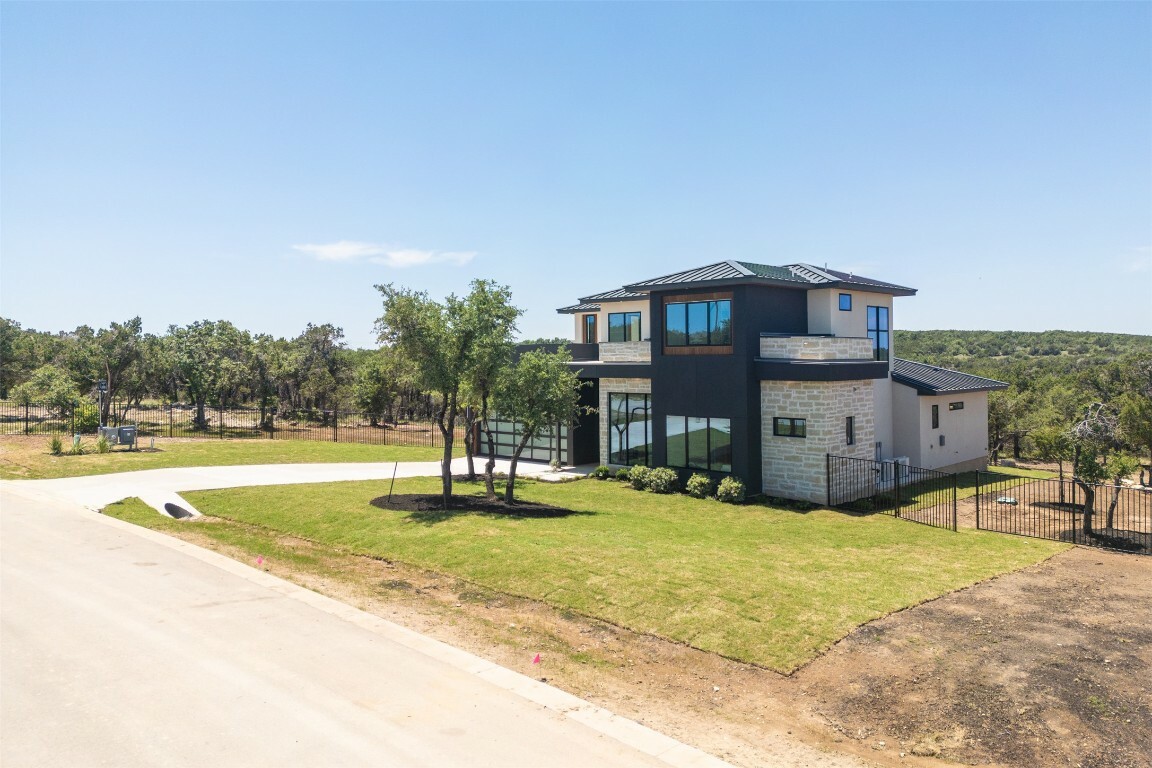 Property Photo: 8112 Kuhn Drive TX 78736