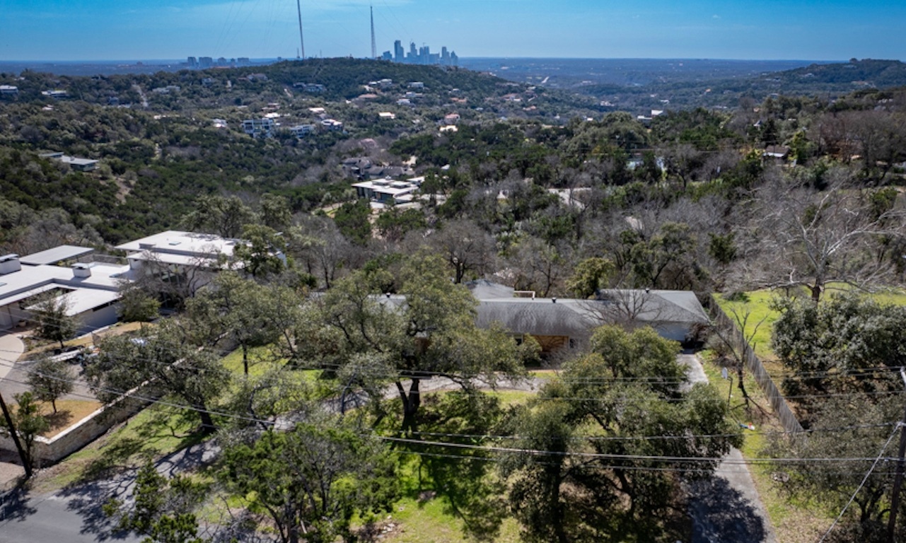 Property Photo: 1505 Ridgecrest Drive TX 78746