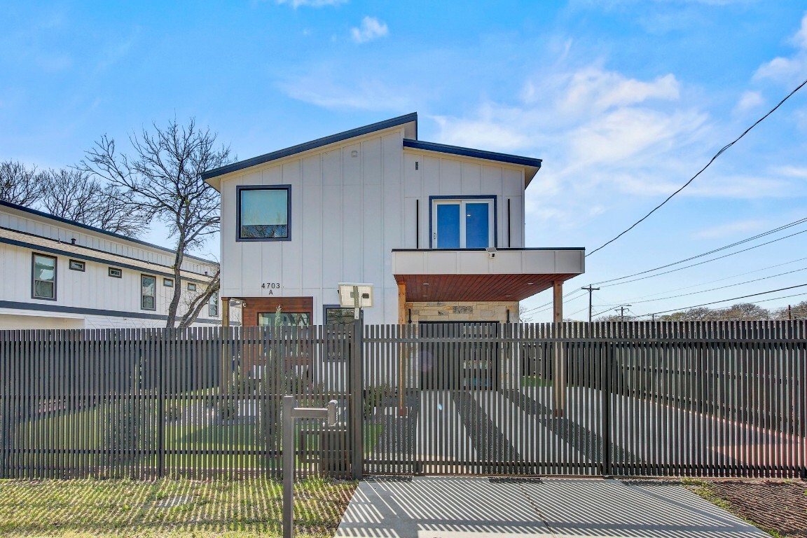 Property Photo: 4703 Louis Avenue A TX 78721