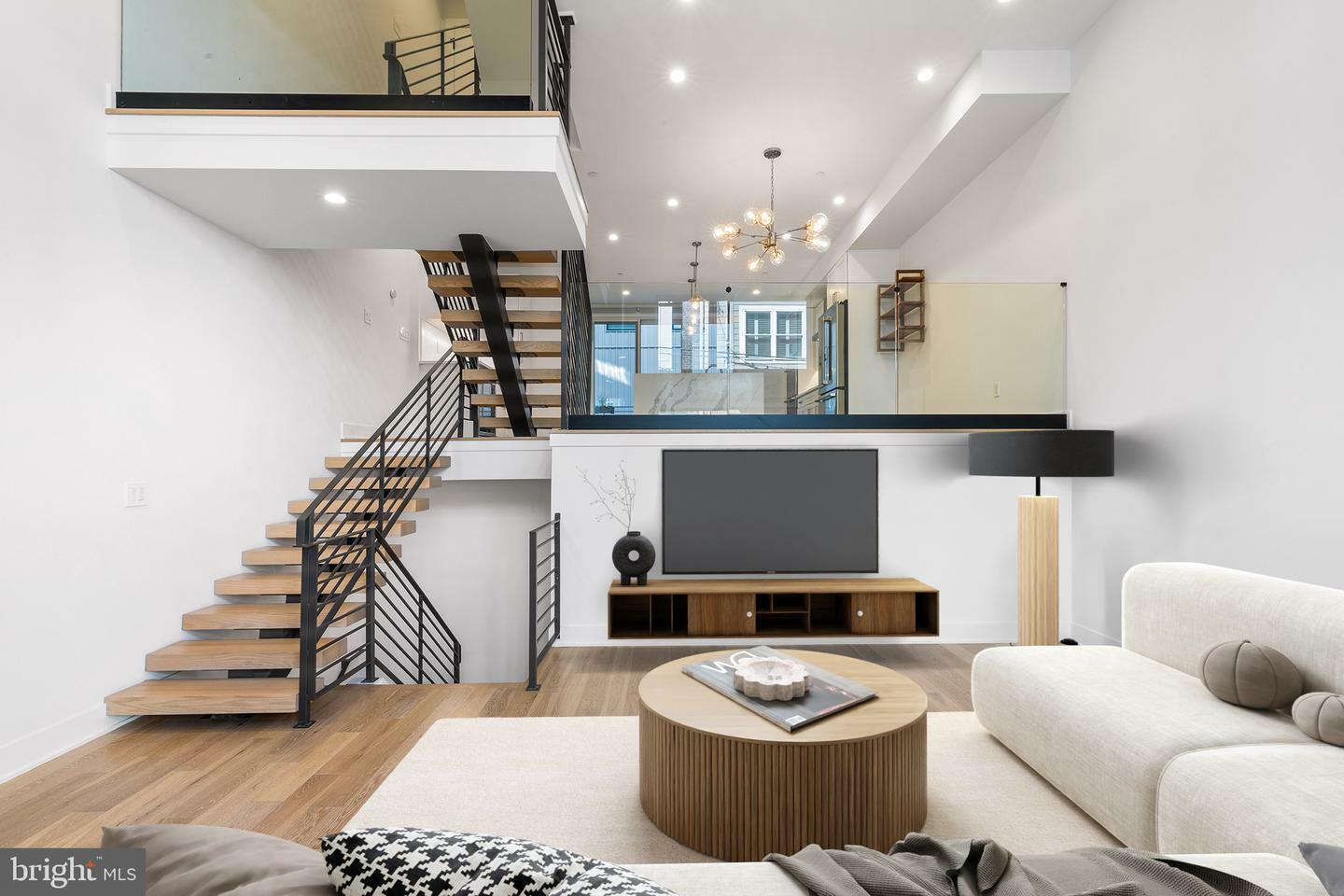 2214 League Street  Philadelphia PA 19146 photo