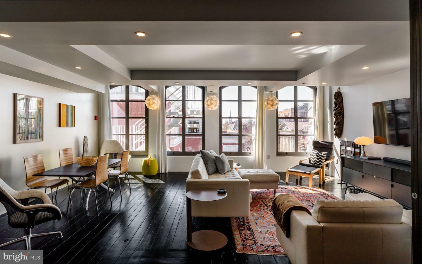 Property Photo: 241 Chestnut Street 43 F PA 19106