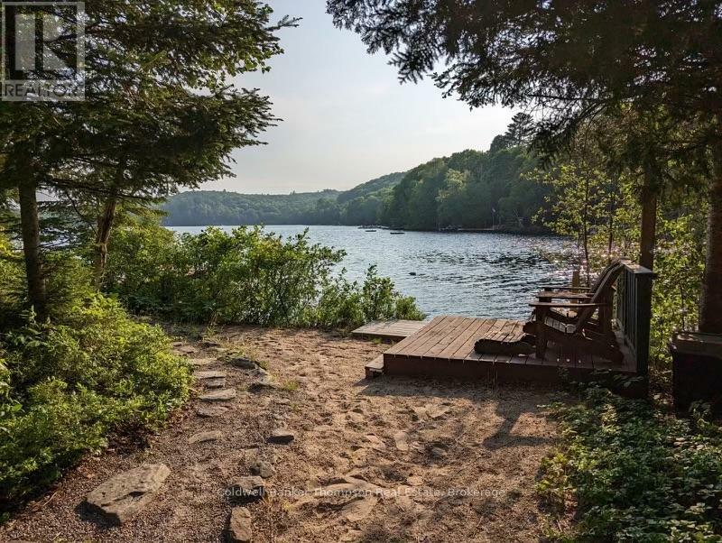 Photo de la propriété: 215 Ena Drive ON P1H 2J4