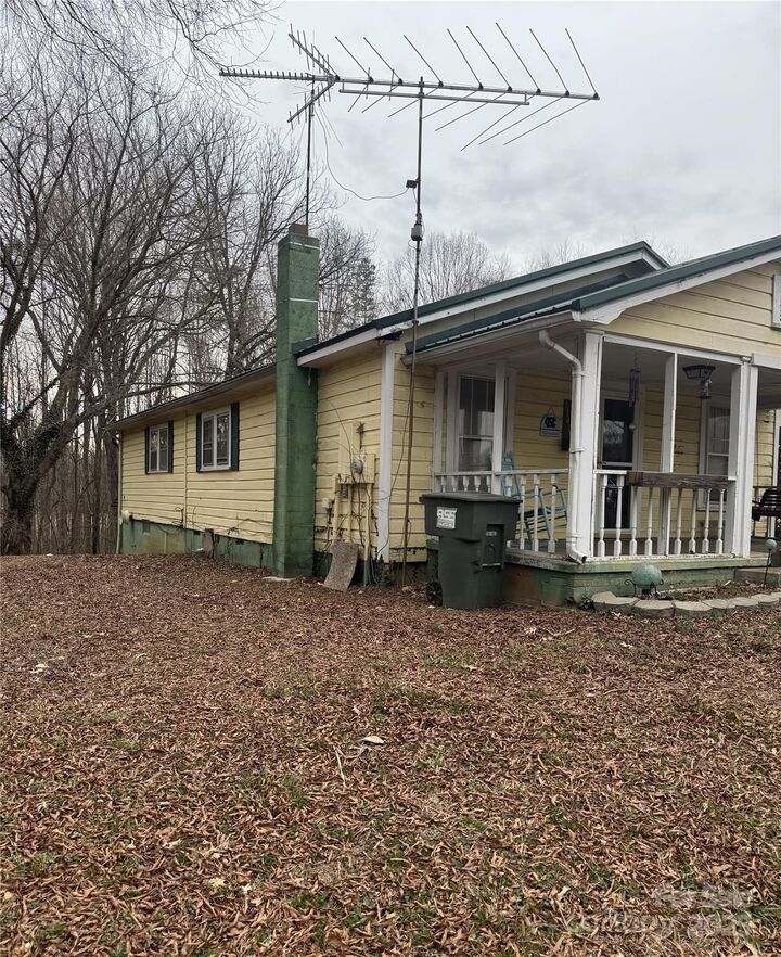 Property Photo:  1140 Mt Vernon Road  NC 27054