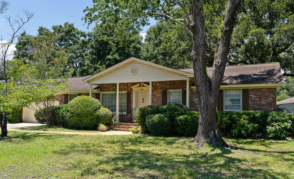 Property Photo: 1308 Coleridge Street SC 29407