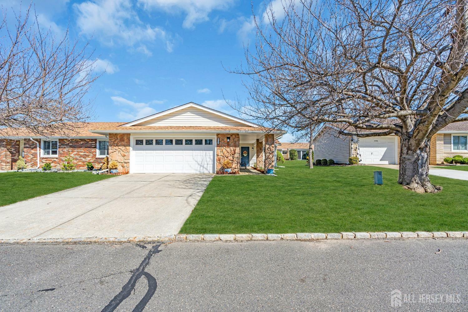 227 Convent Road C  Monroe NJ 08831 photo