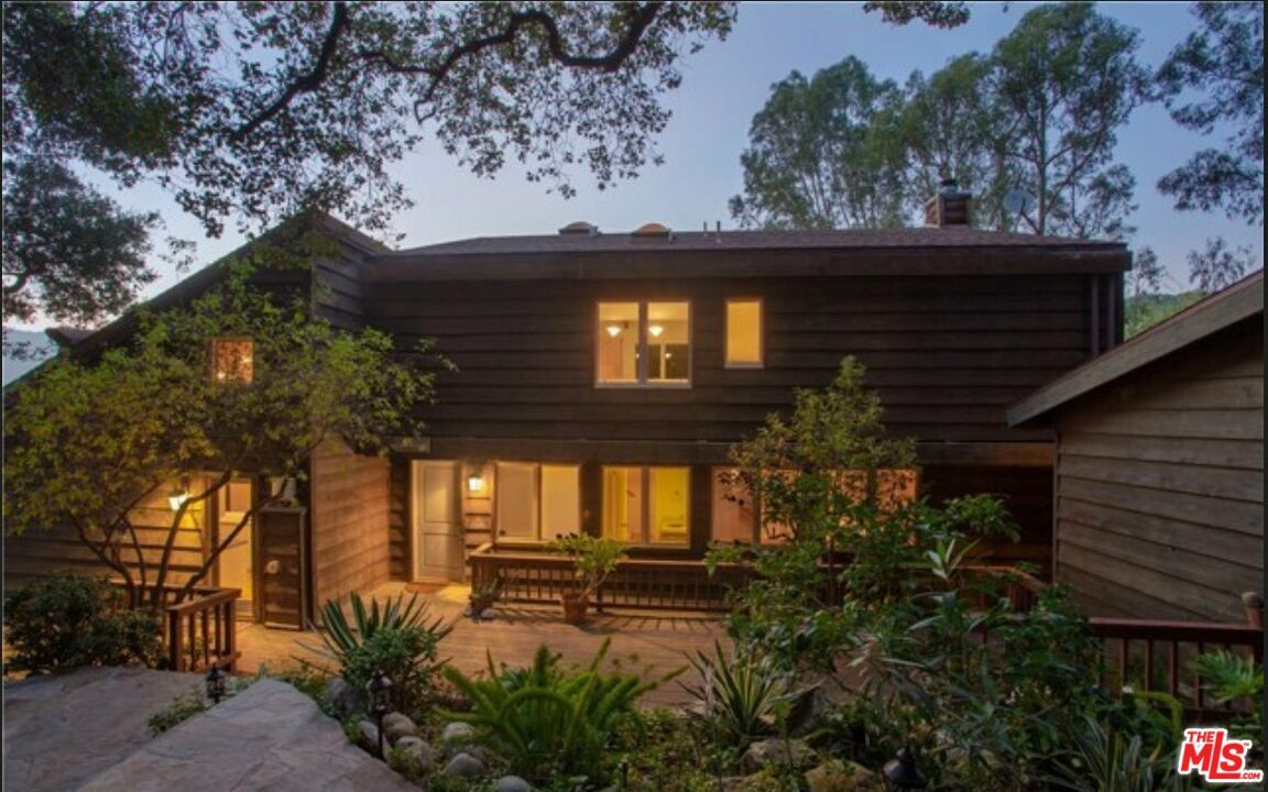 Property Photo: 21338 Colina Dr CA 90290