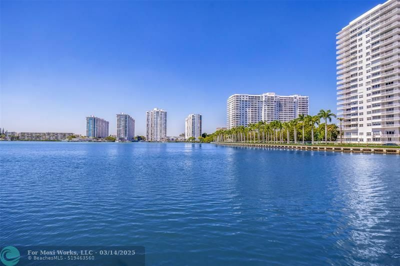 18181 NE 31st Ct 804  Aventura FL 33160 photo