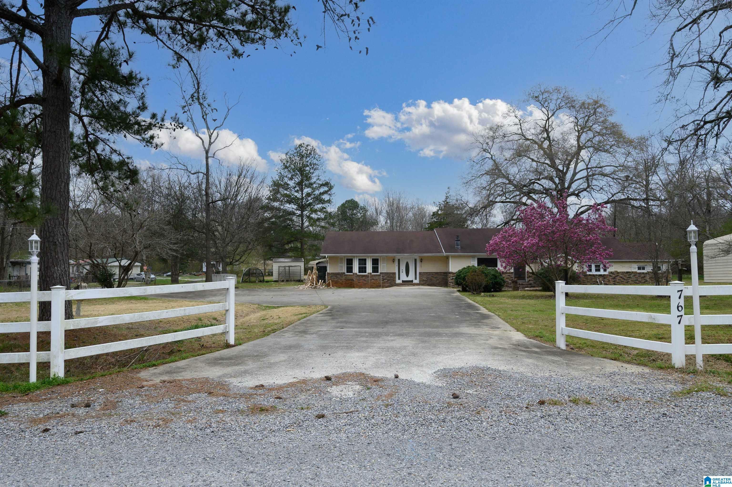 767 Hillcrest Road  Sylacauga AL 35150 photo