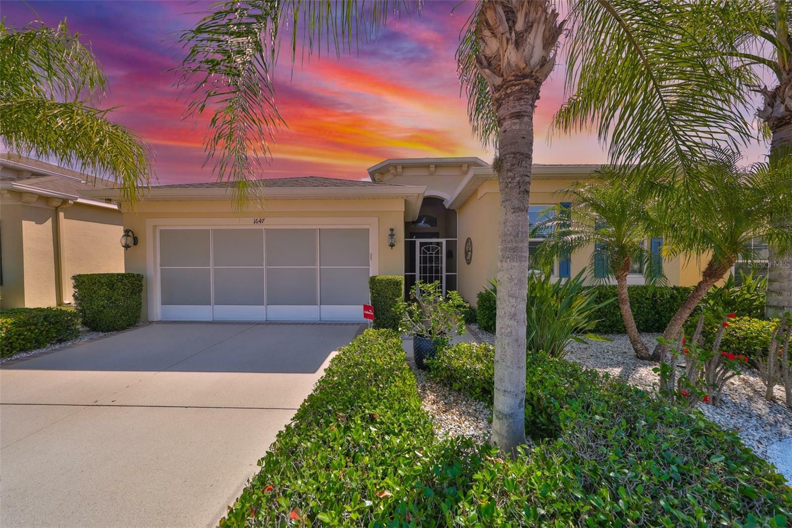 Property Photo:  1647 Emerald Dunes Drive  FL 33573 