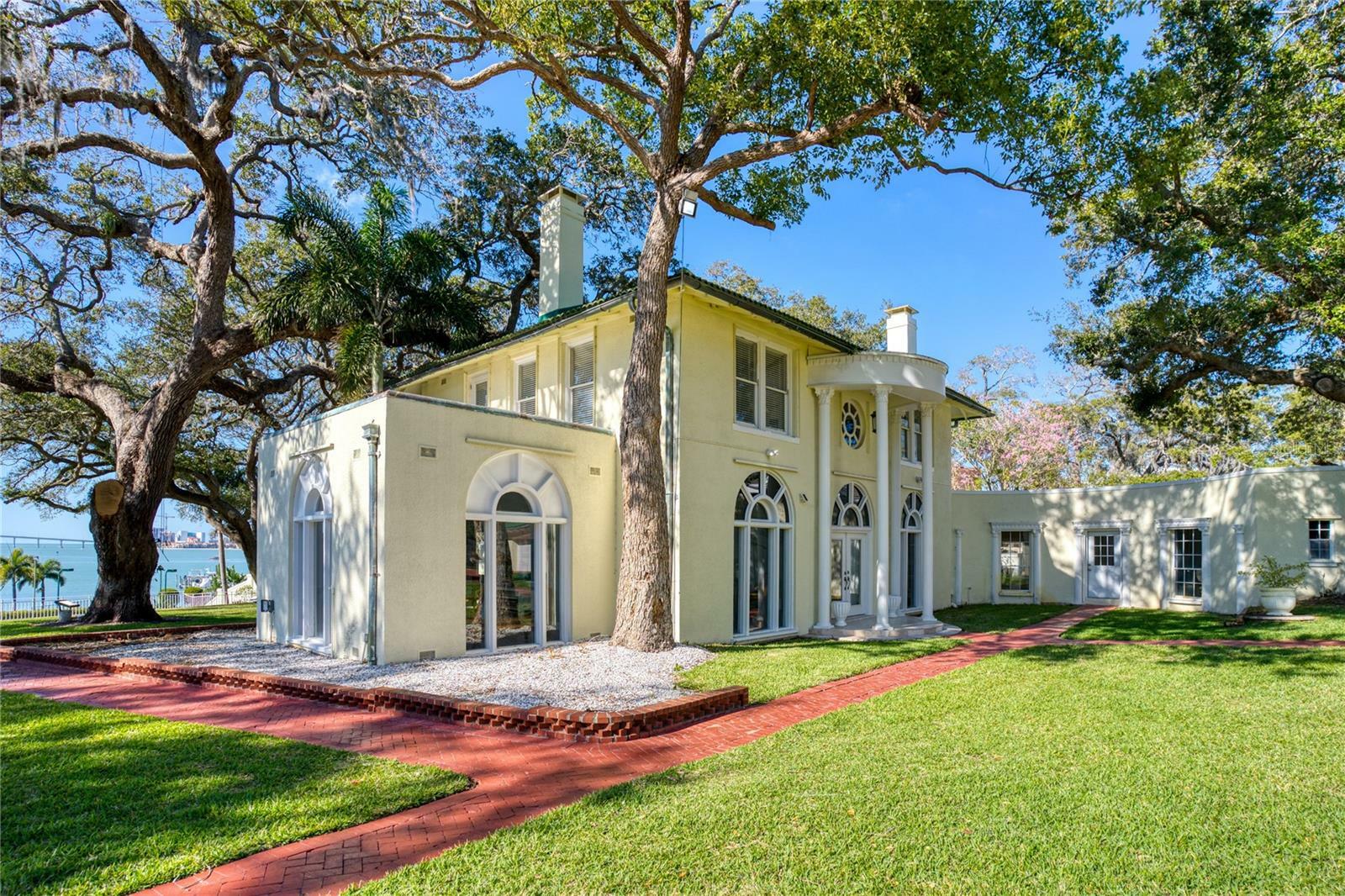 Property Photo: 800 Druid Road S FL 33756