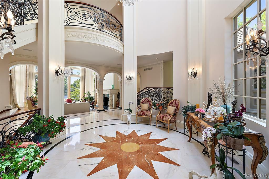 Property Photo: 1747 Heron Ridge Drive MI 48302 0724