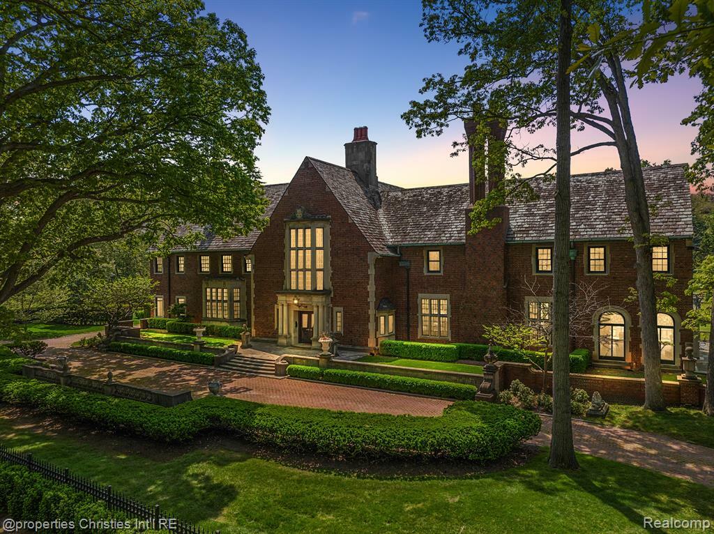 Property Photo: 1771 Balmoral Drive MI 48203 1440