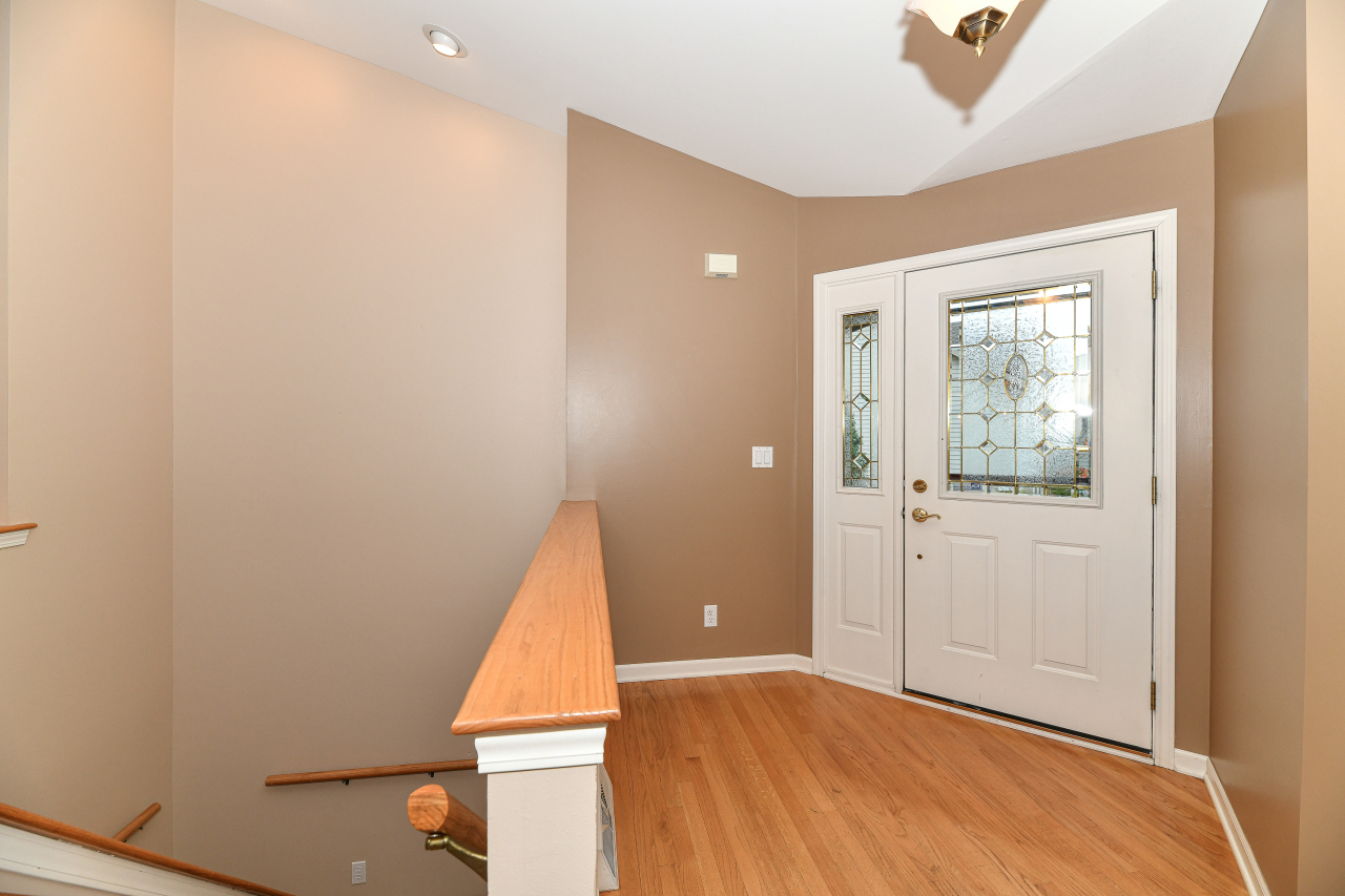 Property Photo: 482 Oak Ridge Dr 1 WI 53029