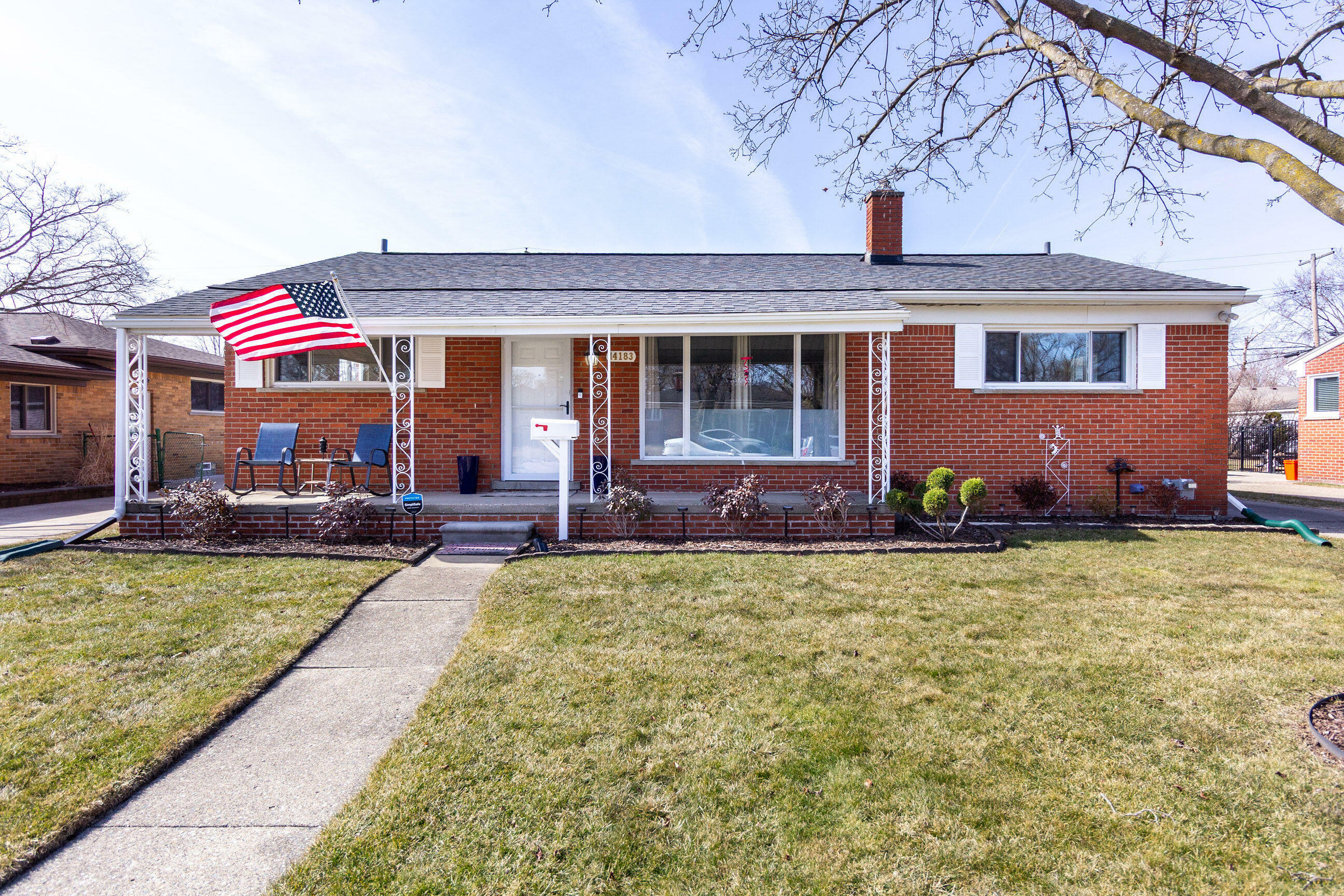Property Photo: 14183 Foch Street MI 48154