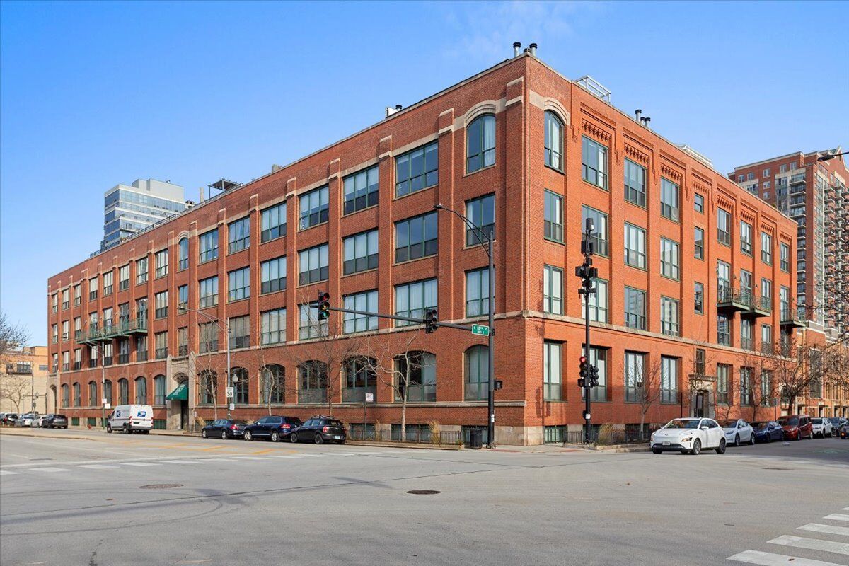 Property Photo: 1727 S Indiana Avenue 410 IL 60616