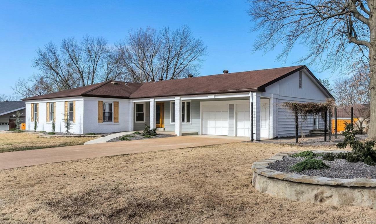 Property Photo: 13303 Hobnail Drive MO 63146