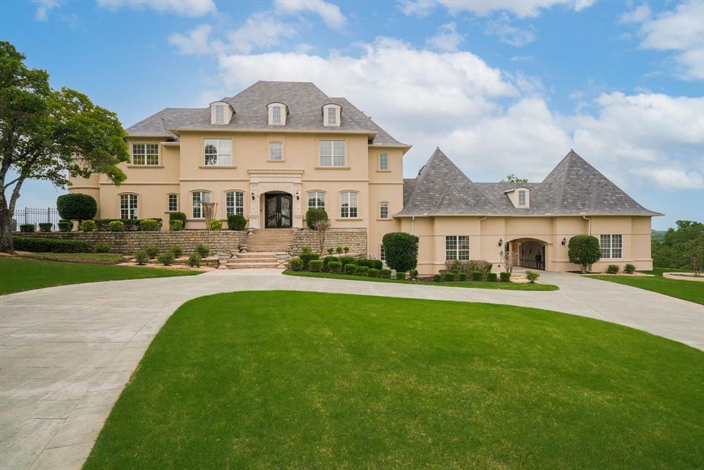 Property Photo: 8908 Oakmont Court TX 75022