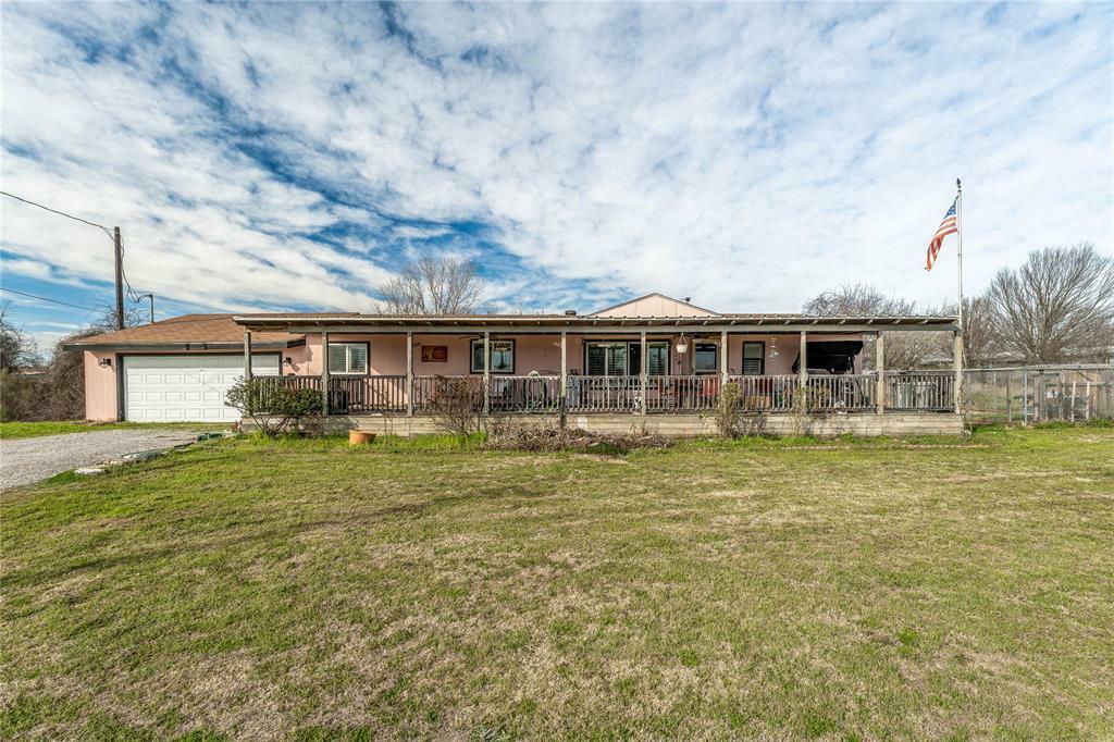 Property Photo: 6200 Hunterwood Drive TX 76048
