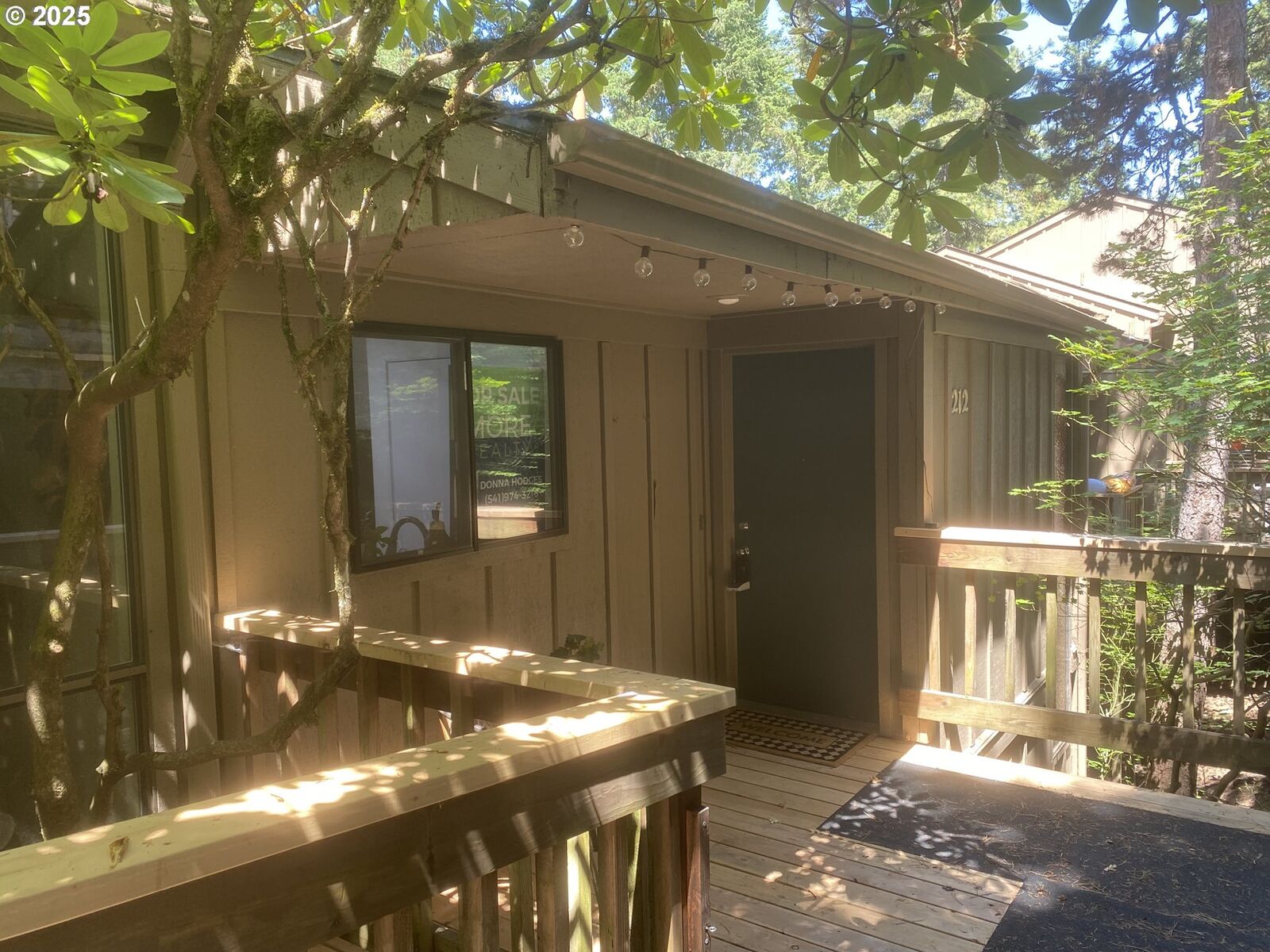 Property Photo: 212 Trailside Loop OR 97405