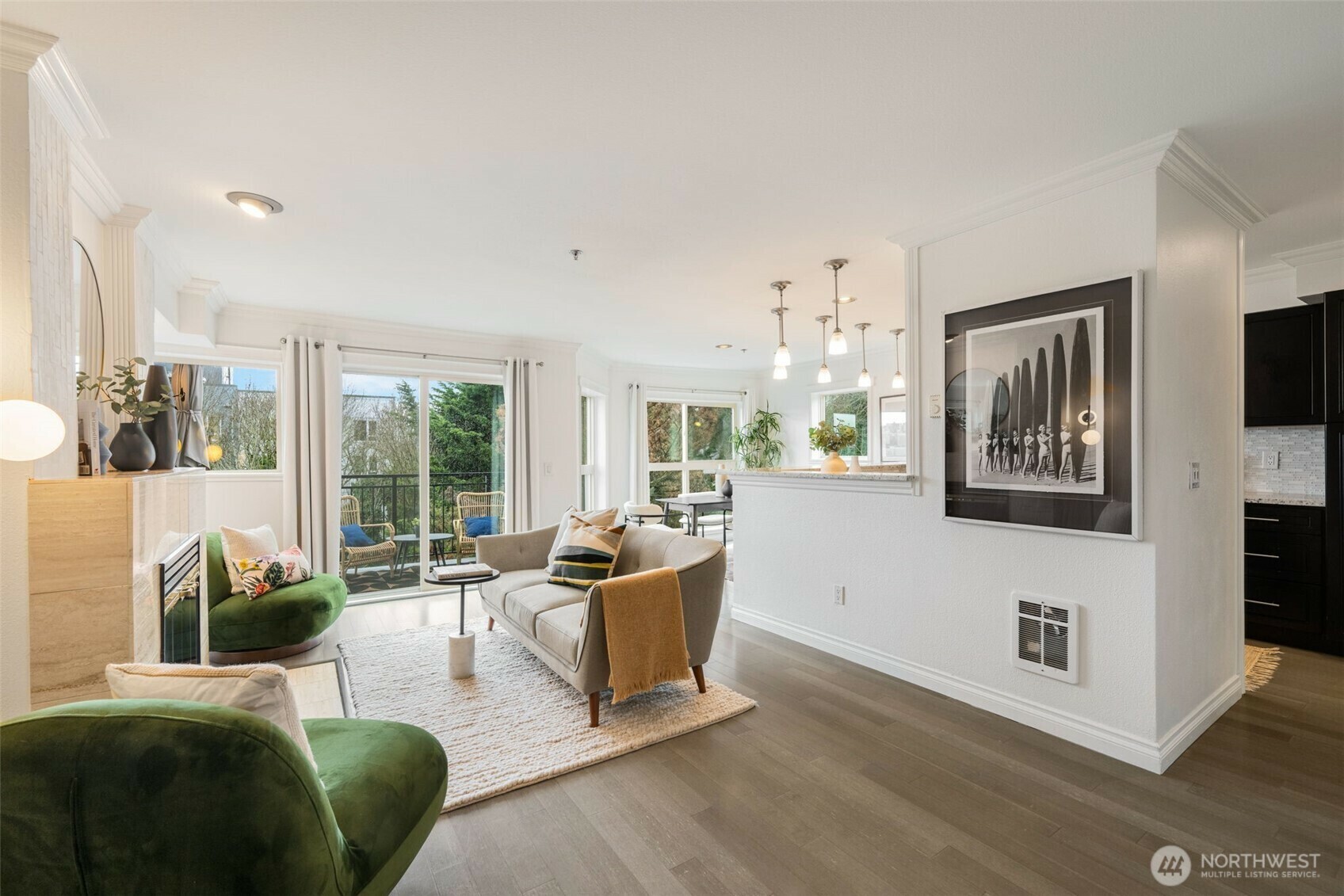 Property Photo: 701 Galer Street 819 WA 98109