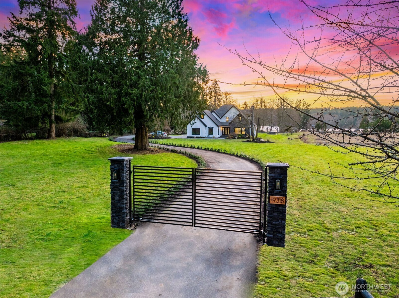 Property Photo: 19318 99th Avenue SE WA 98296